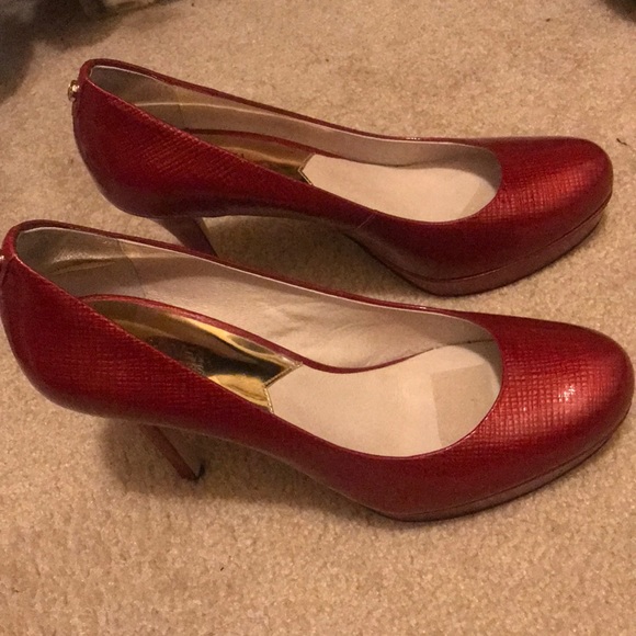 Preloved Shiny red Gorgeous heels 👠 Michael Kors - Picture 2 of 7